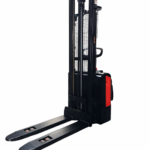 Штабелер електричний самохідний GTM PSE15-C 3600 1.5т/3.6м 2*12В/106Ah з площ. оператора довж. вил-1150мм