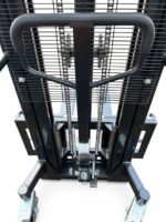 Штабелер гідравлічний GTM SYG-1525 1500кг підйом на 2.5м довжина вил 1.1м чорний